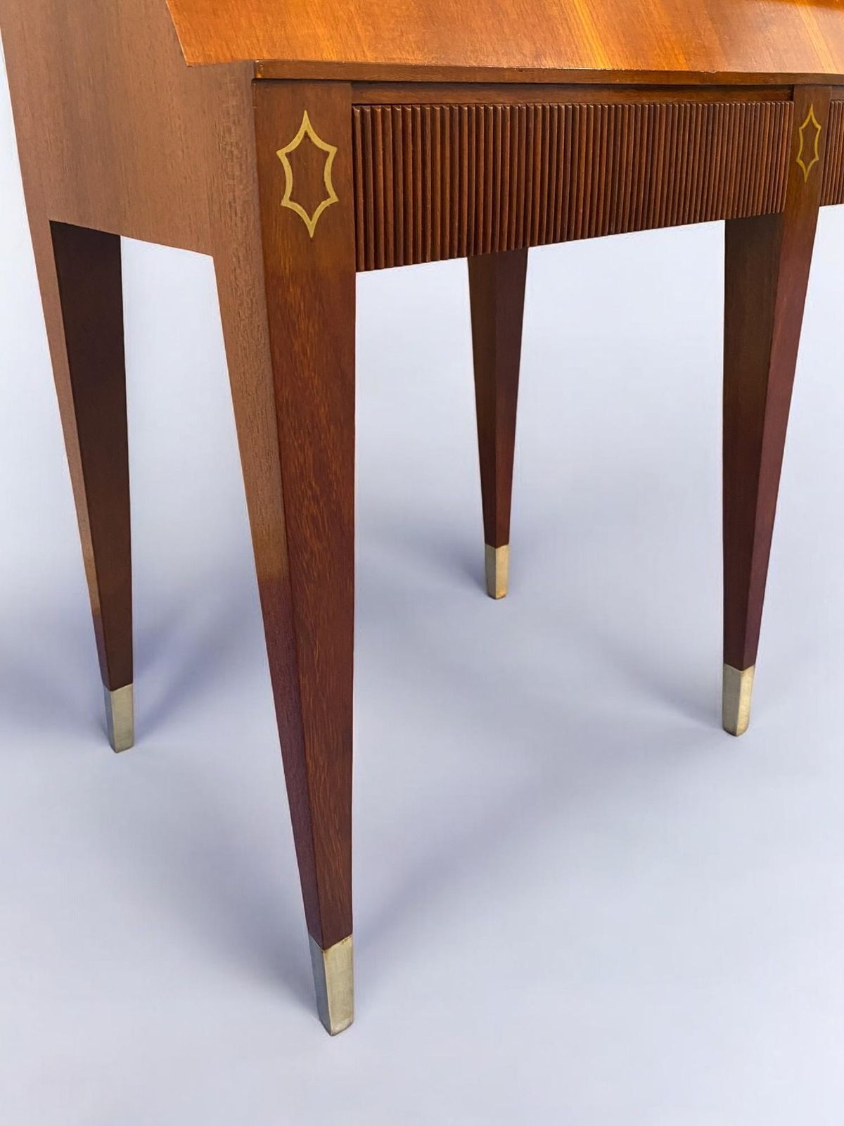 21663.0 Credenza Italiana In Pergamena Intarsiata Disegnata Da Paolo Buffa Nel 1950 photo