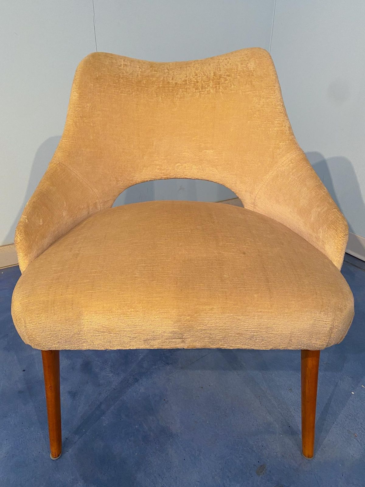 1473.0 Couple Of Italian Mid Century Armchairs In Yellow Velvet By Vittorio Dassi photo