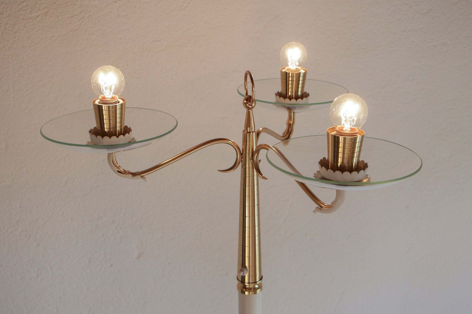 Italian  Ash Wood Polished Brass Lamp Floor Attributed To Pietro Chiesa  1940s