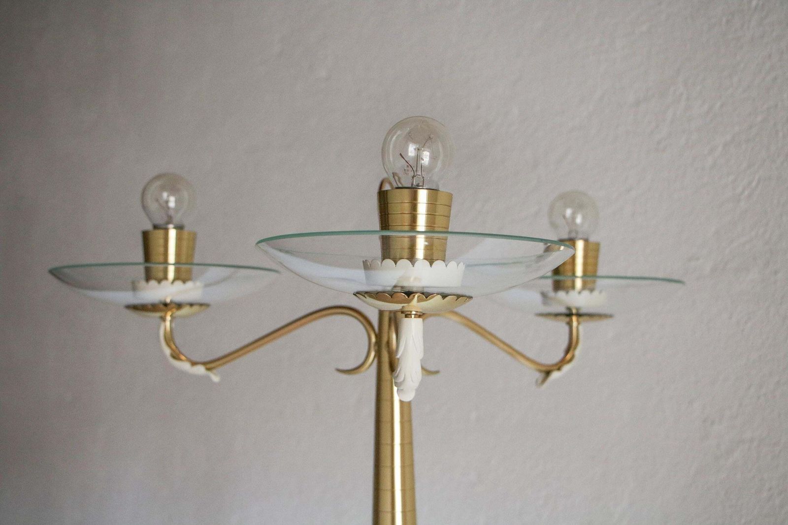 Italian  Ash Wood Polished Brass Lamp Floor Attributed To Pietro Chiesa  1940s photo Lighting
