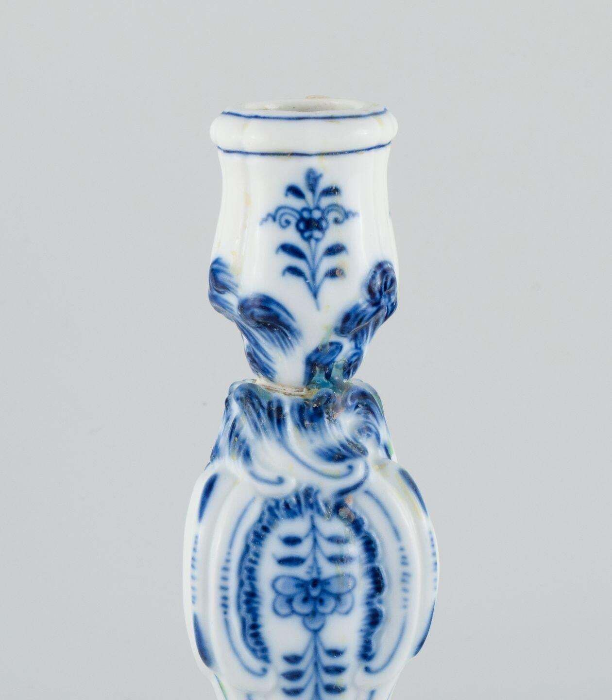 Meissen, Germany. Pair Of Large Antique Blue Onion Pattern Candlesticks. 19th C. photo 979.0