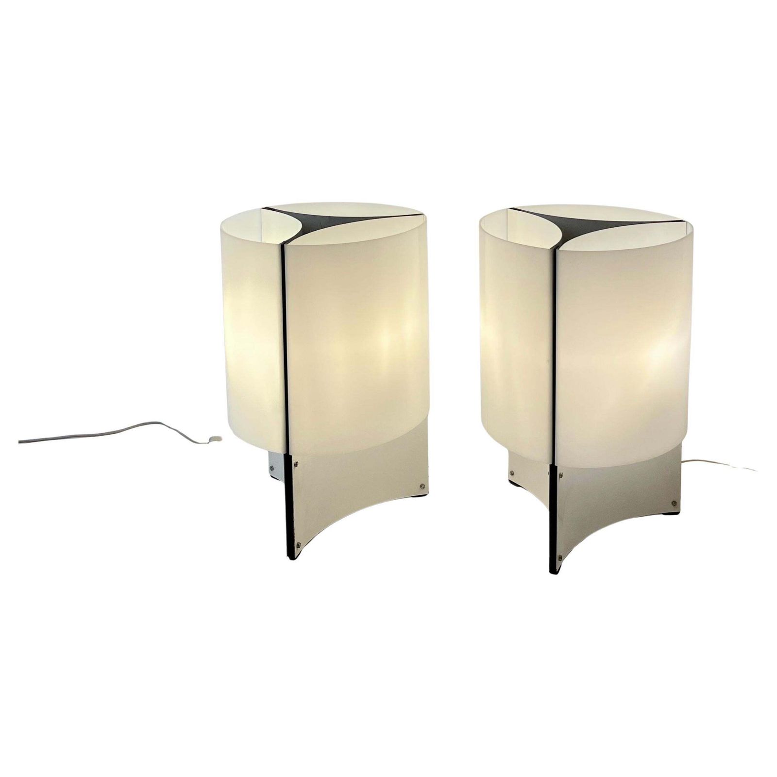 2 Acrylic & White Steel Table Lamps By Lella & Massimo Vignelli, Italy Ca. 1970s
