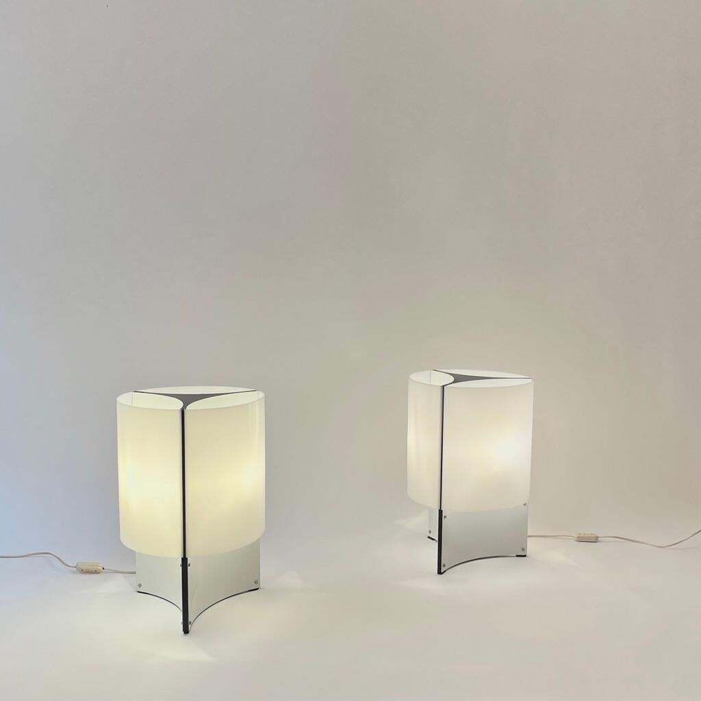 2 Acrylic & White Steel Table Lamps By Lella & Massimo Vignelli, Italy Ca. 1970s photo for sale