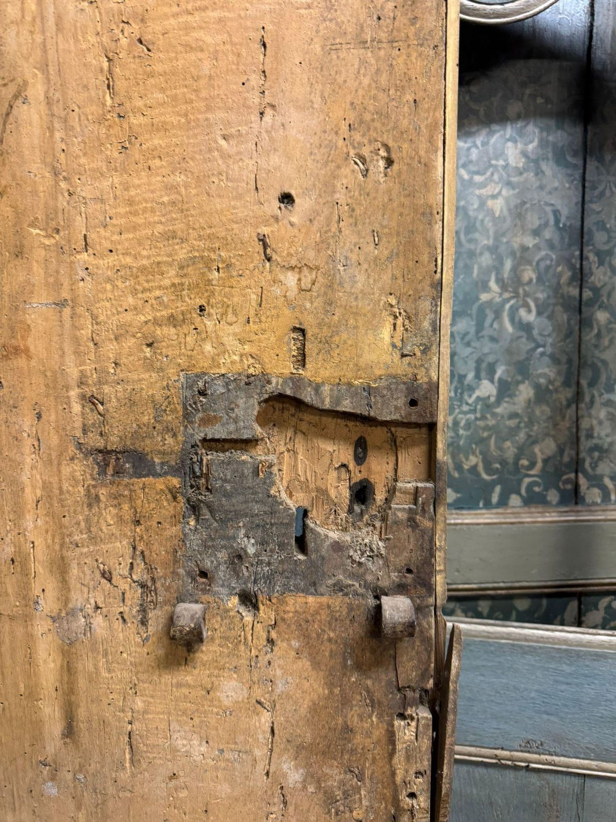 Home Fixtures Porta Doppio Battente Da Interno In Prima Patina, Italia photo
