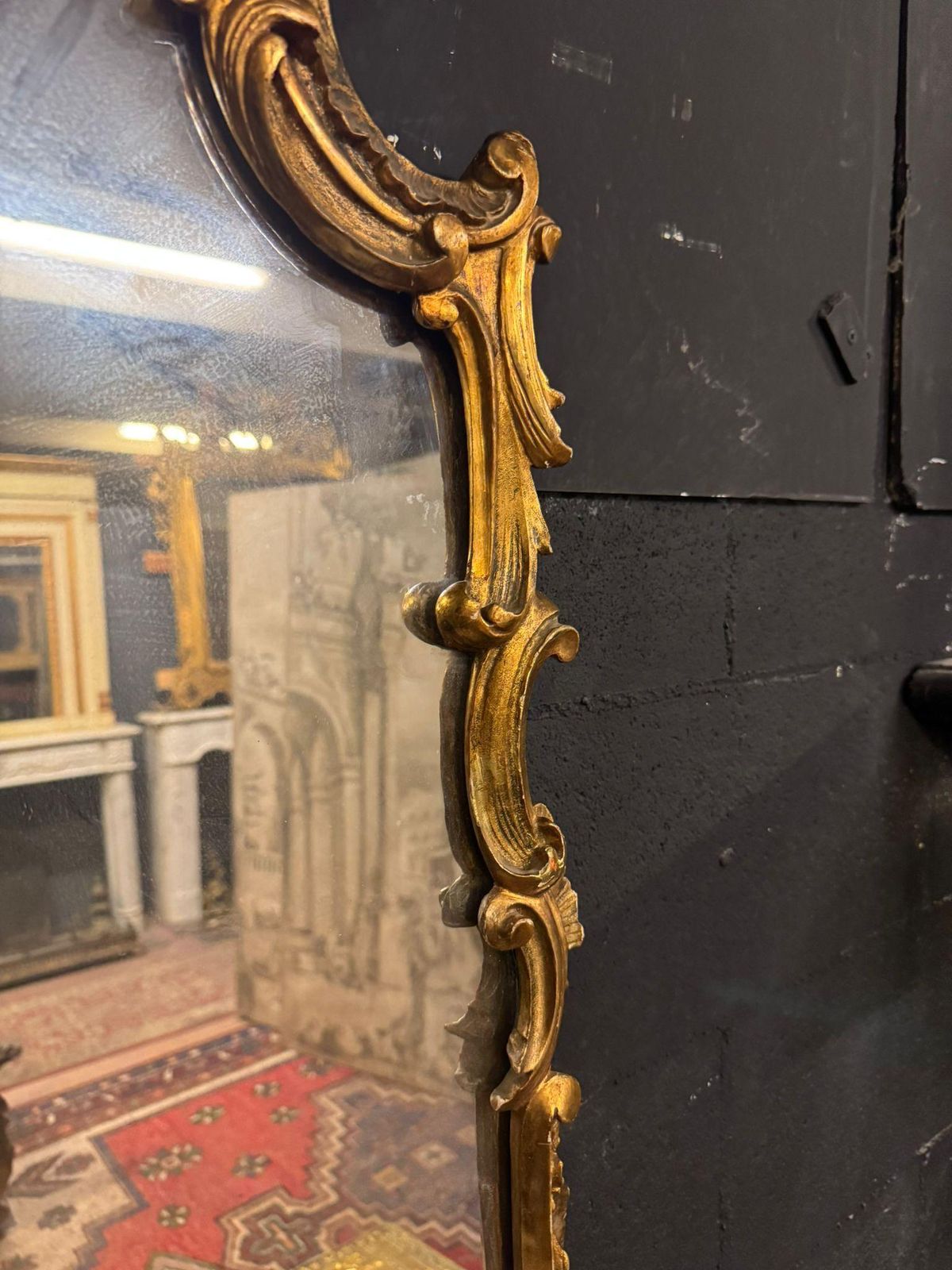 photo furniture Console With Mirror In Carved And Gilded Wood And Base Table, Italy