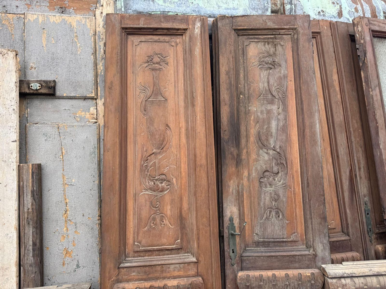 Liberty Boiserie In Walnut With Carved Panels And Three Double Doors (One Glass) photo vintage