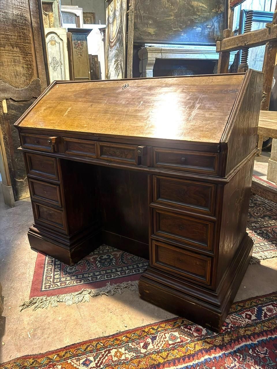 photo furniture Walnut Reception Desk With Rich Decorations On The Sides And Back, Italy