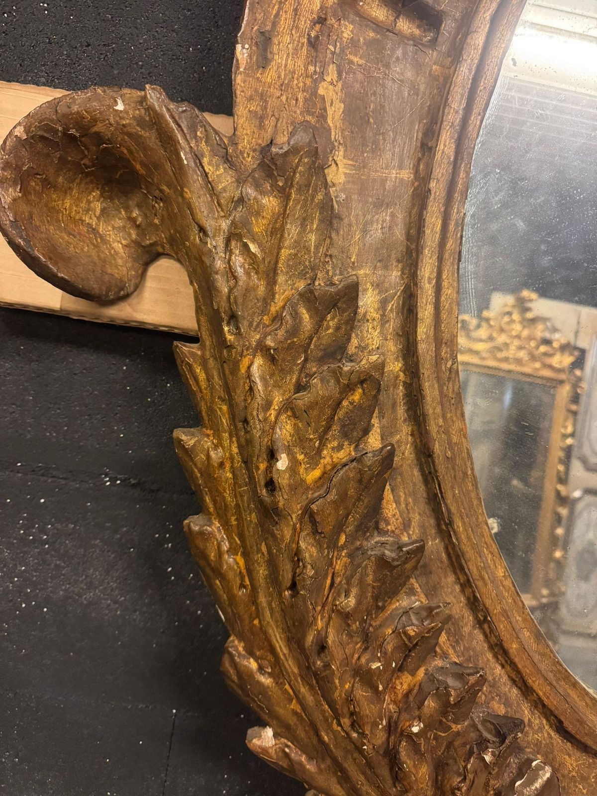 Oval Wall Mirror In Carved And Gilded Wood, Italy photo vinterior