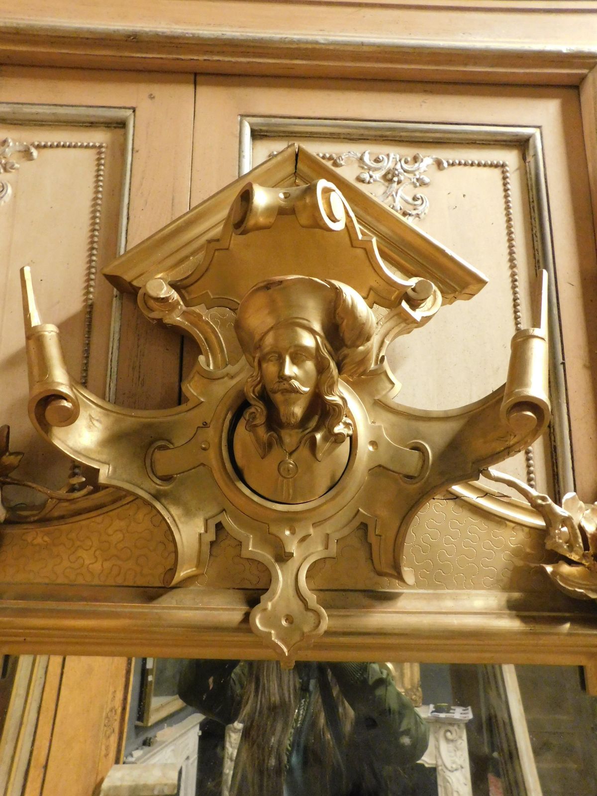 Important And Big Richly Carved And Gilded Mirror With Sculpture, Italy photo vinterior
