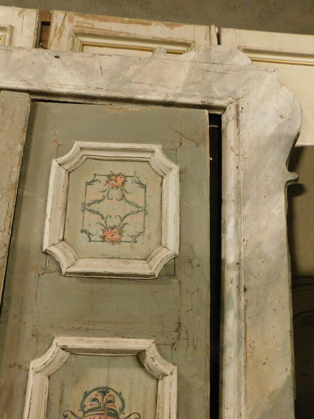 Double Leaf Door In Lacquered And Painted Wood With Original Frame, Italy photo vinterior