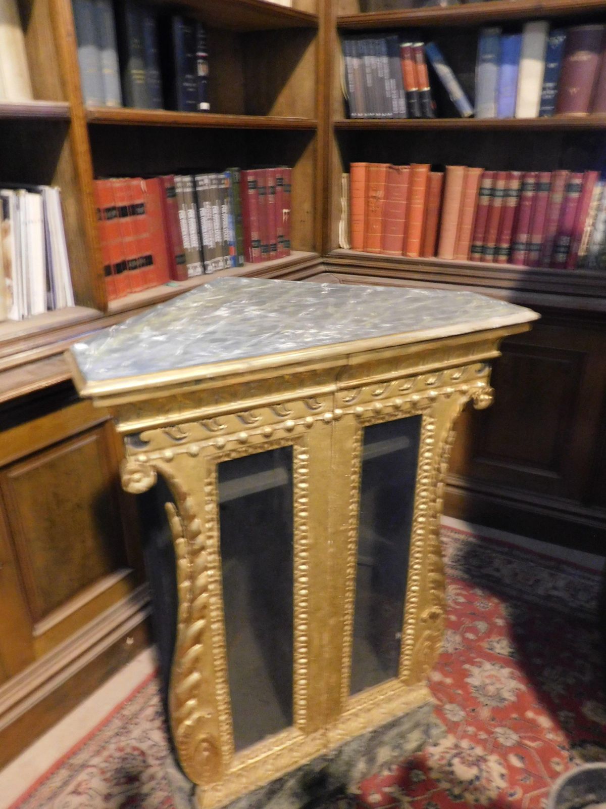 Small Corner Display Cabinet In Lacquered And Gilded Wood, Italy photo Furniture