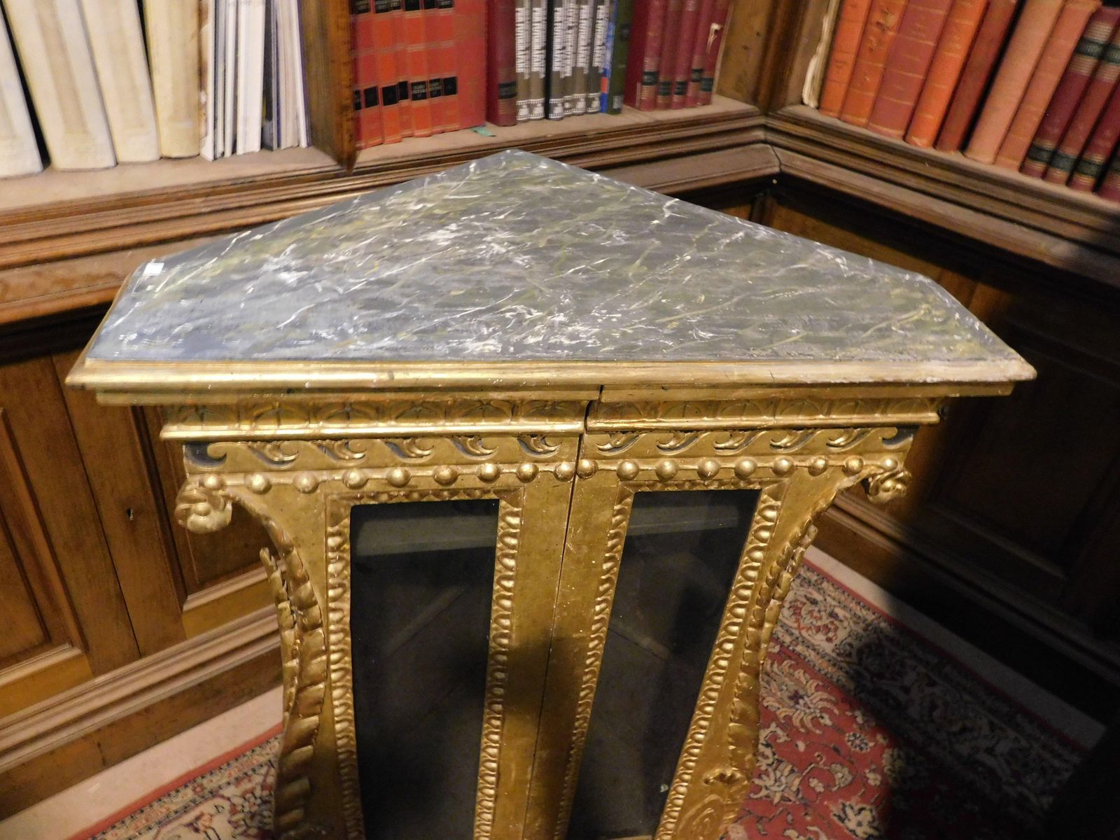 Small Corner Display Cabinet In Lacquered And Gilded Wood, Italy photo 2212.0