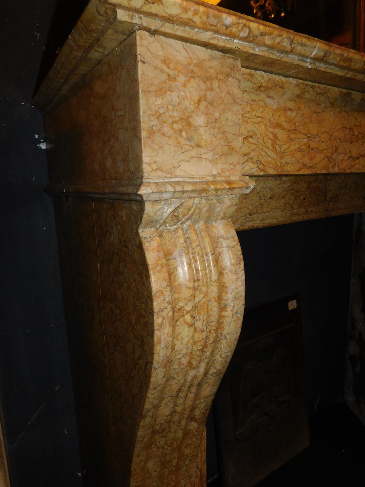 photo furniture Mantle Fireplace In Yellow Marble Royal Of Verona, Italy