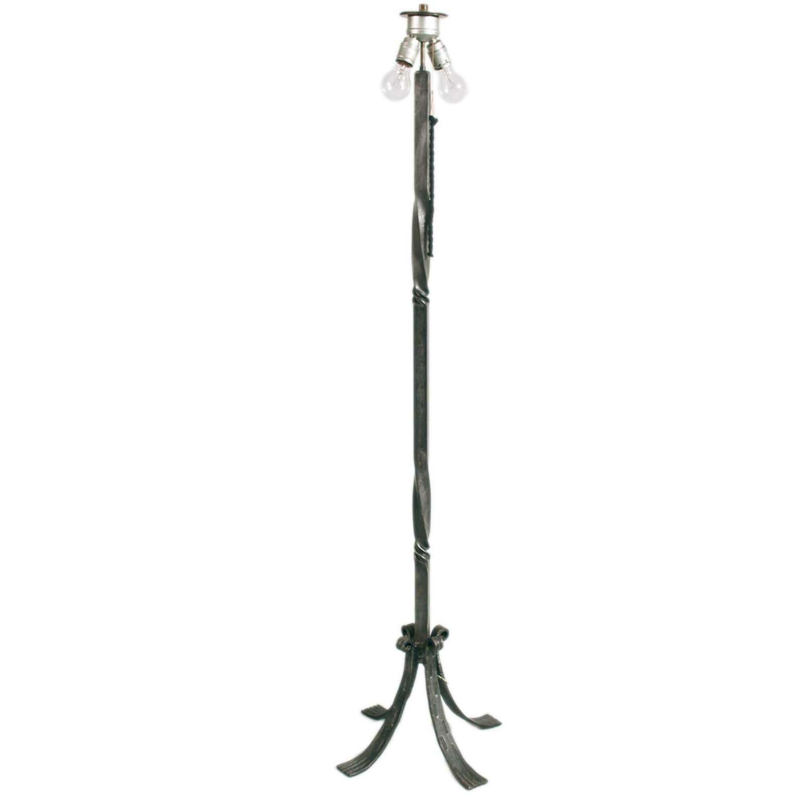 Lampada Da Pavimento In Ferro Battuto , Tirolo Anno 1938 photo furniture