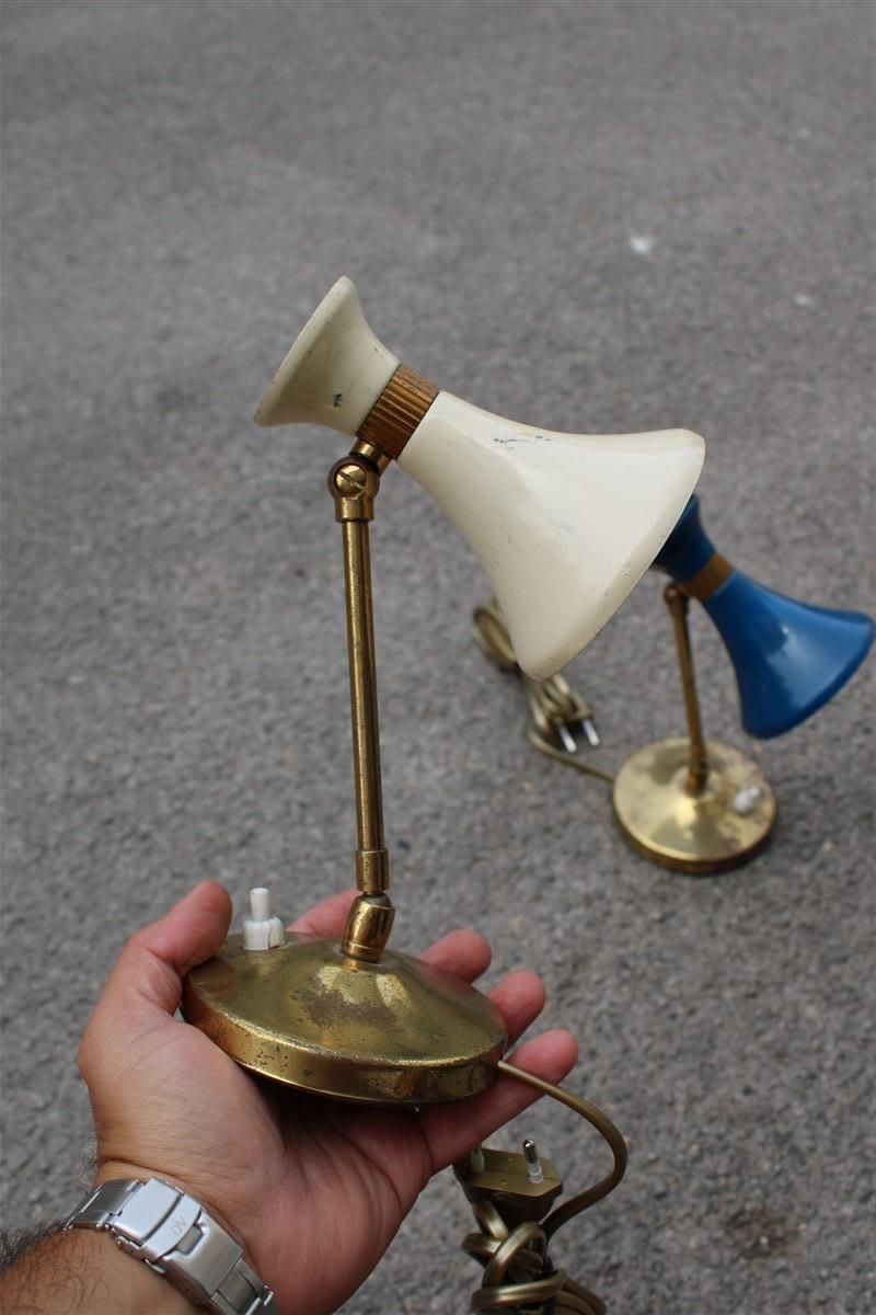 photo for sale Coppia Di Lampade Da Tavolo Italia 1950 In Ottone E Metallo Smaltato Blu E Beige