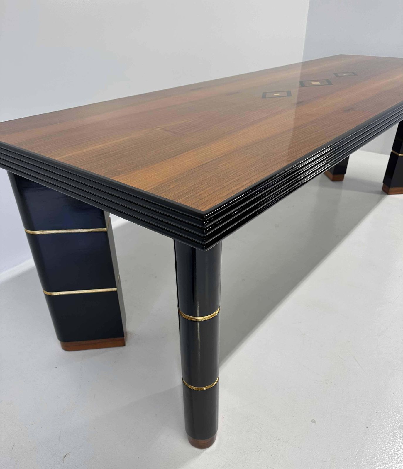 Italian Art Deco Walnut, Gold Leaf And Black Lacquered Table, 40s photo vinterior