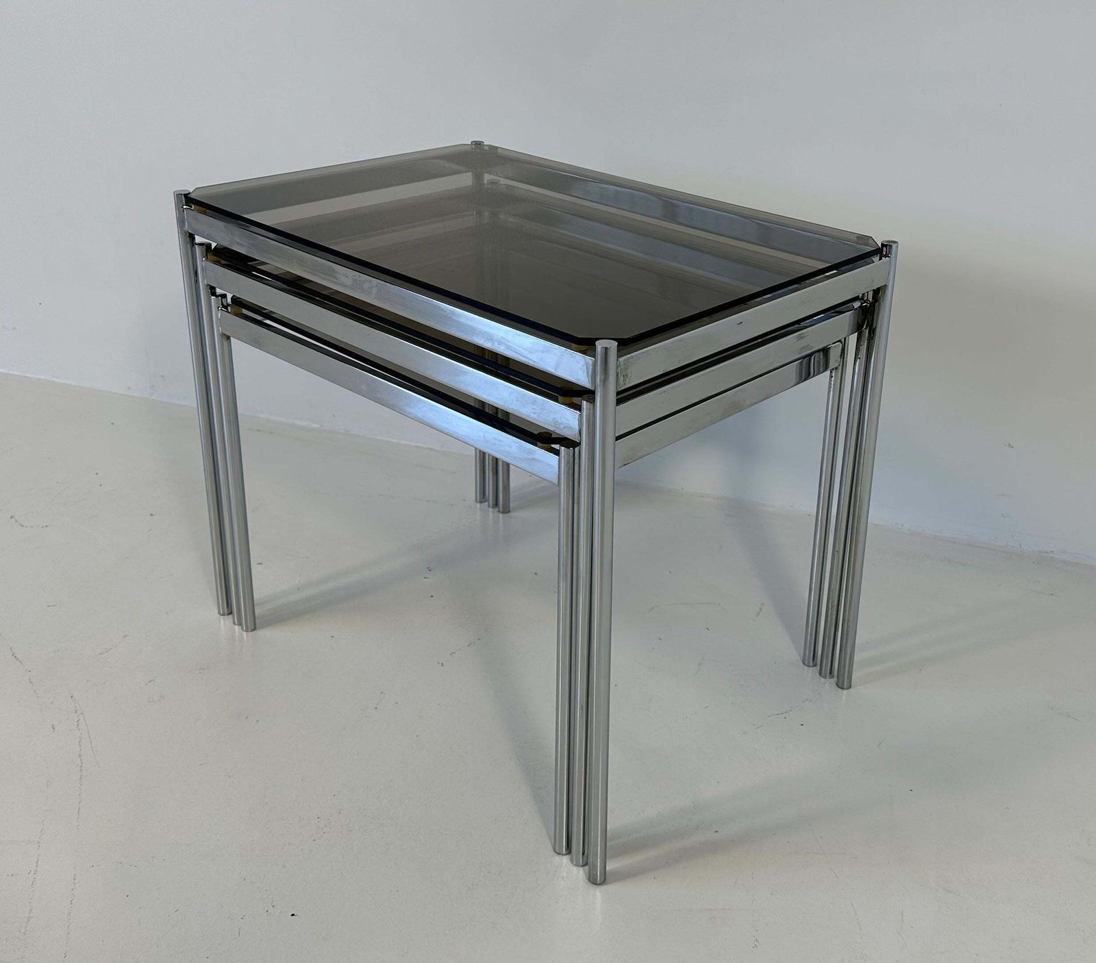 Italian Midcentury Set Of Three Chromed Metal Glass Stackable Tray Tables, 1970s photo vintage