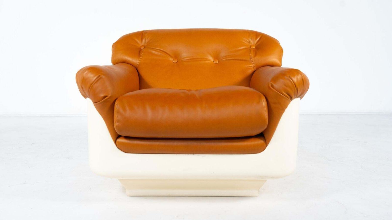 Furniture Pair Of Armchairs By Jorge Zalszupin, Fiberglass And Leather, 2 Pairs Available photo