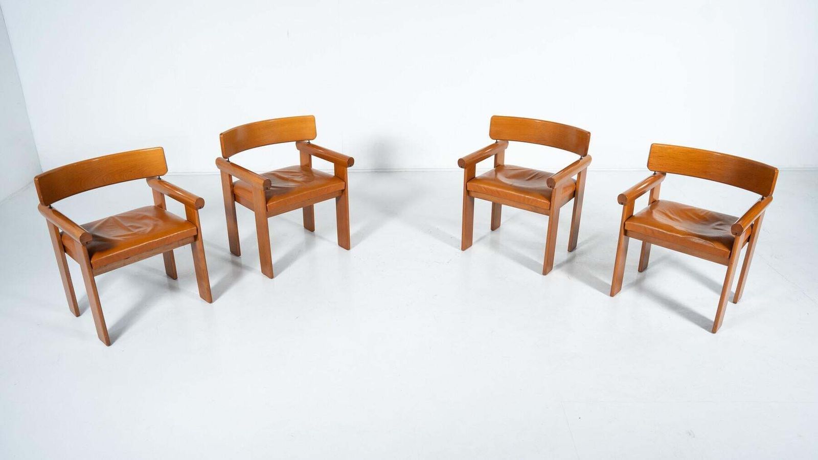 photo vinterior Set Of 4 Architectural Armchairs, Cognac Leather, Italy