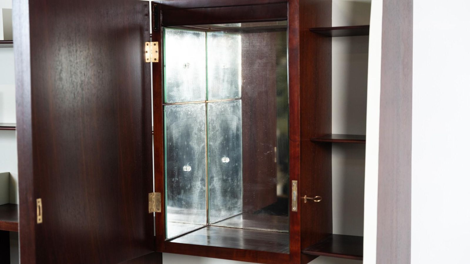 Mid Century Bookcase By Gio Ponti For Ariberto Colombo, 1945 photo vinterior