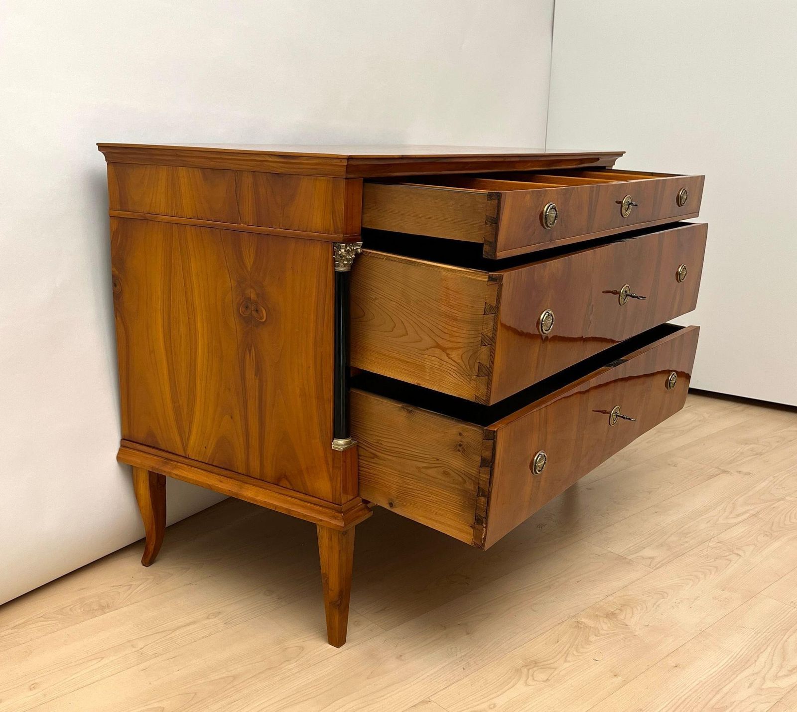 Biedermeier Commode, Cherry Veneer, Brass, Franconia Circa 1820 photo vintage