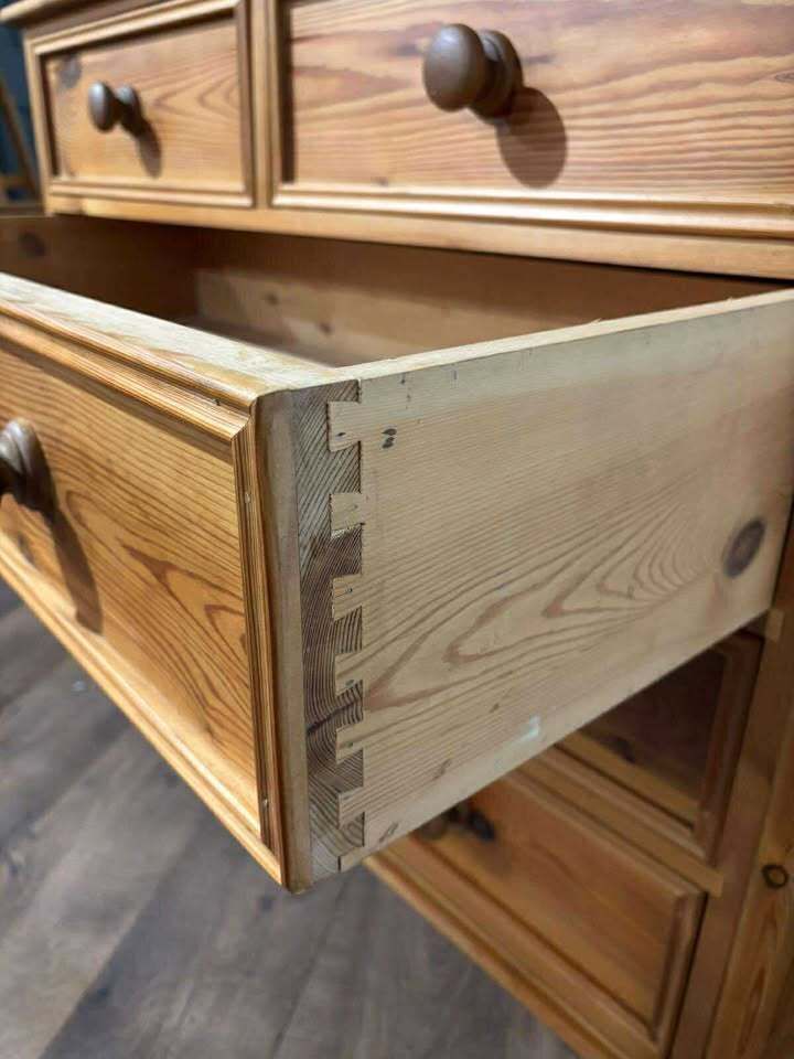 Furniture Victorian Style Pine Chest Of Drawers photo