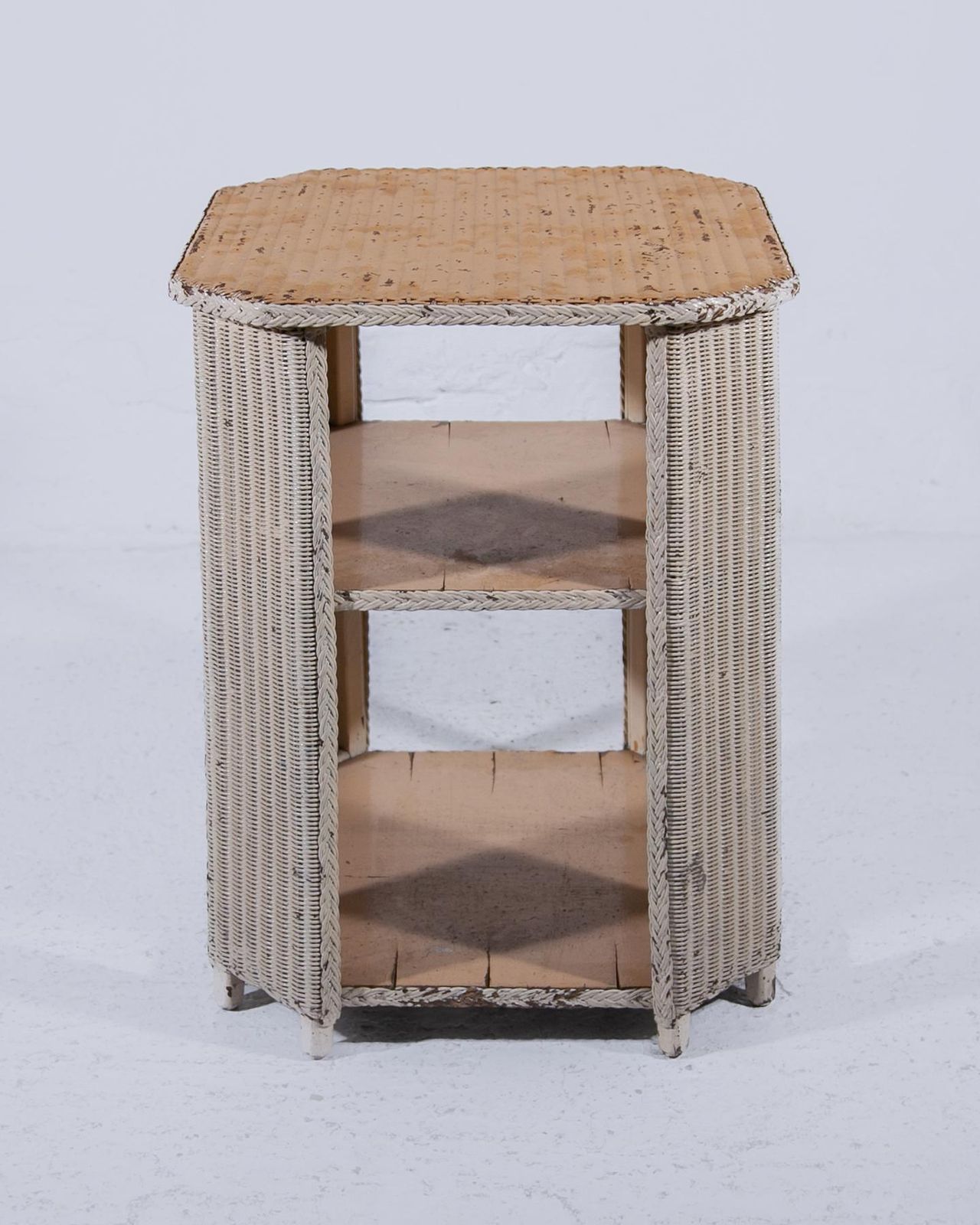 photo vintage Set Of Two Art Deco Lloyd Loom Tables In Wicker And Wood