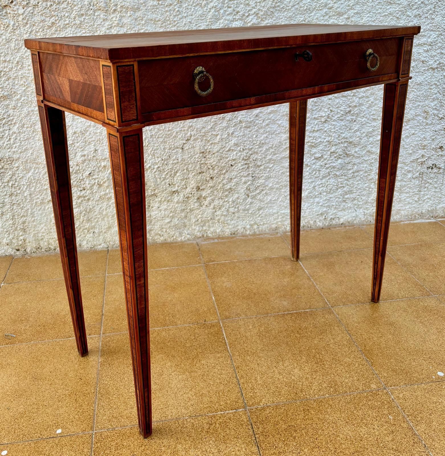 Table française en placage de noyer, années 1940 photo for sale