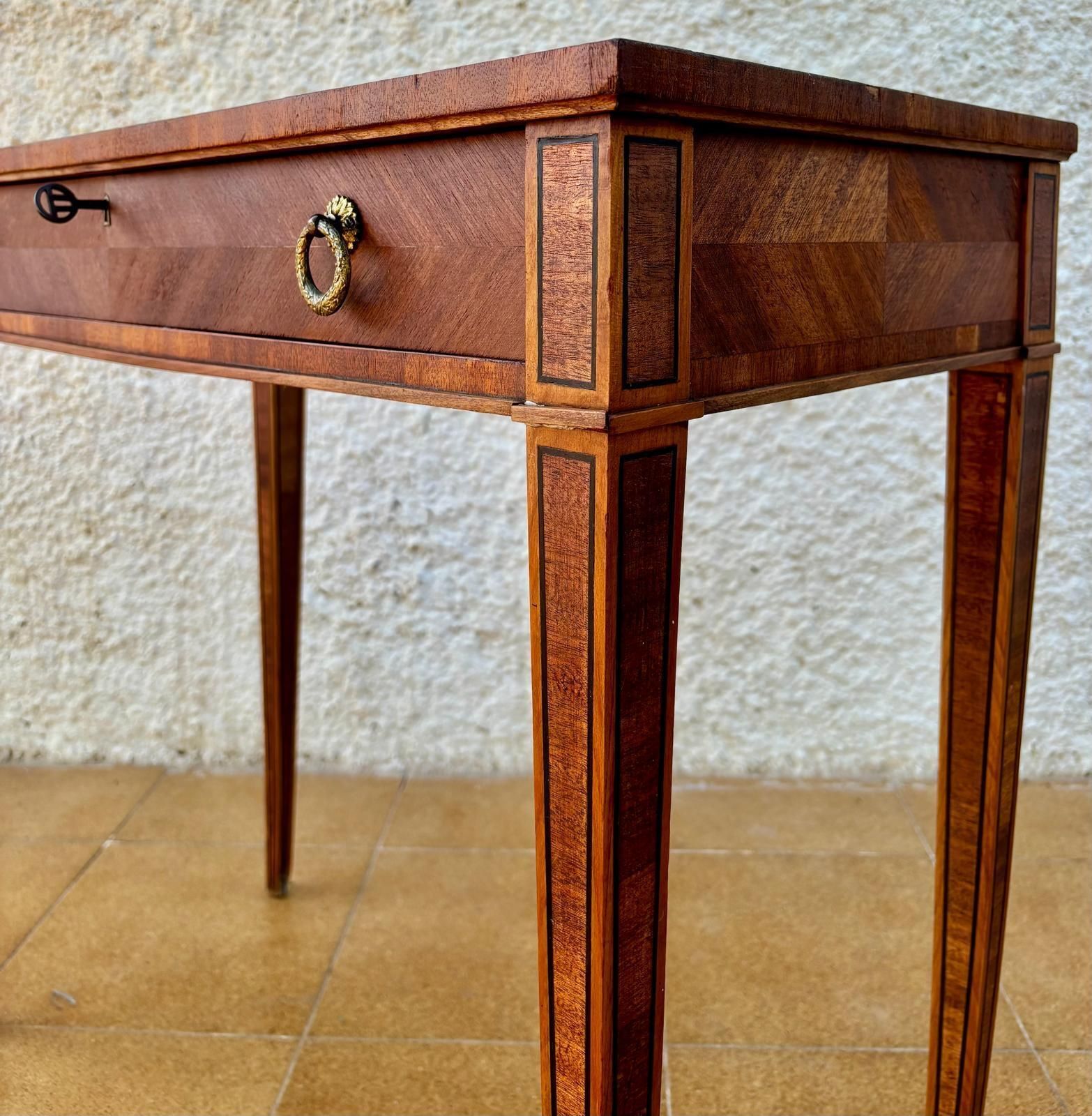Table française en placage de noyer, années 1940 photo buy