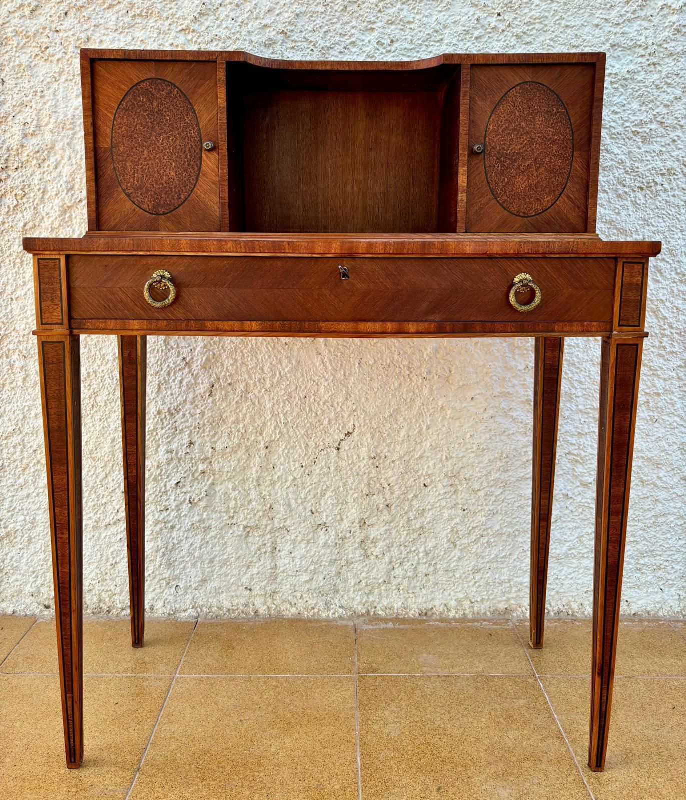 Bureau français en placage de noyer, début du XXe siècle, années 1940 photo furniture
