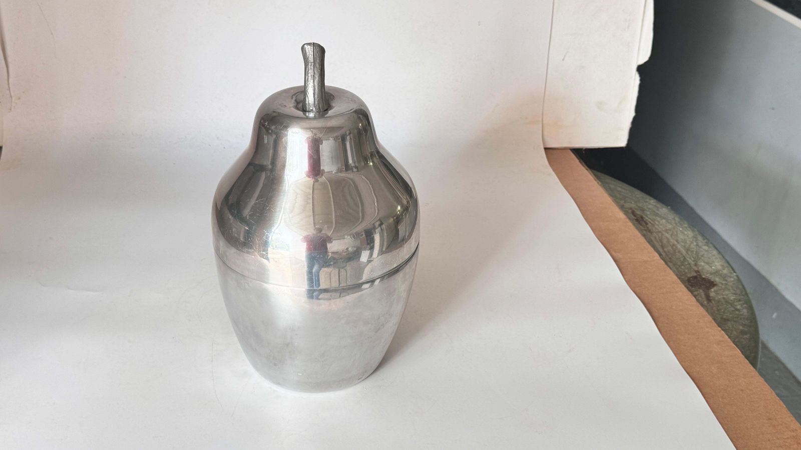 1970s French Pear Shaped Ice Bucket, Silver Finish With Mirrored Effect photo vinterior