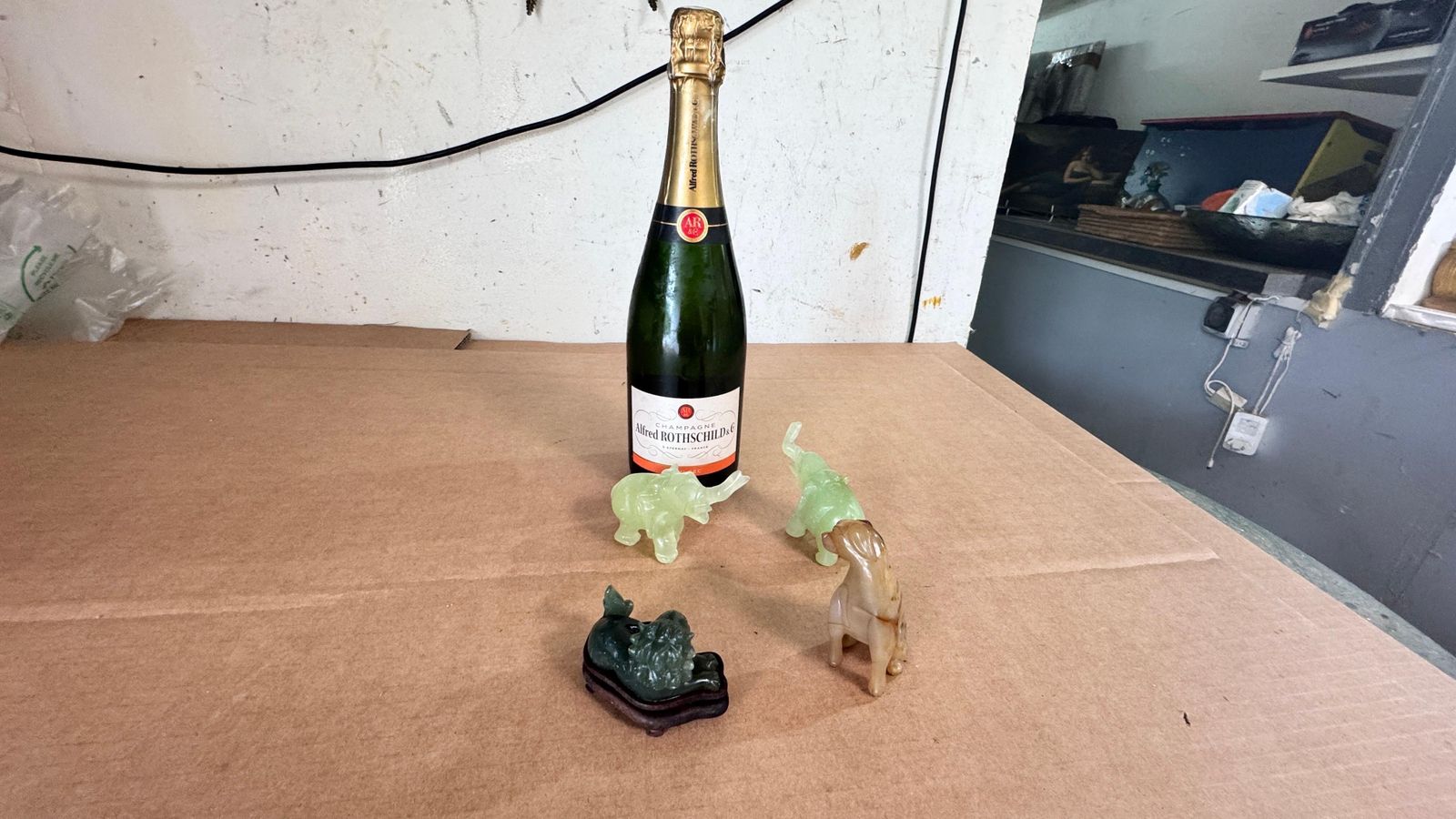 Set Of 4 Chinese Animal Figurines In Jade And Onyx – Elephants, Lion & Dog, 20th photo furniture