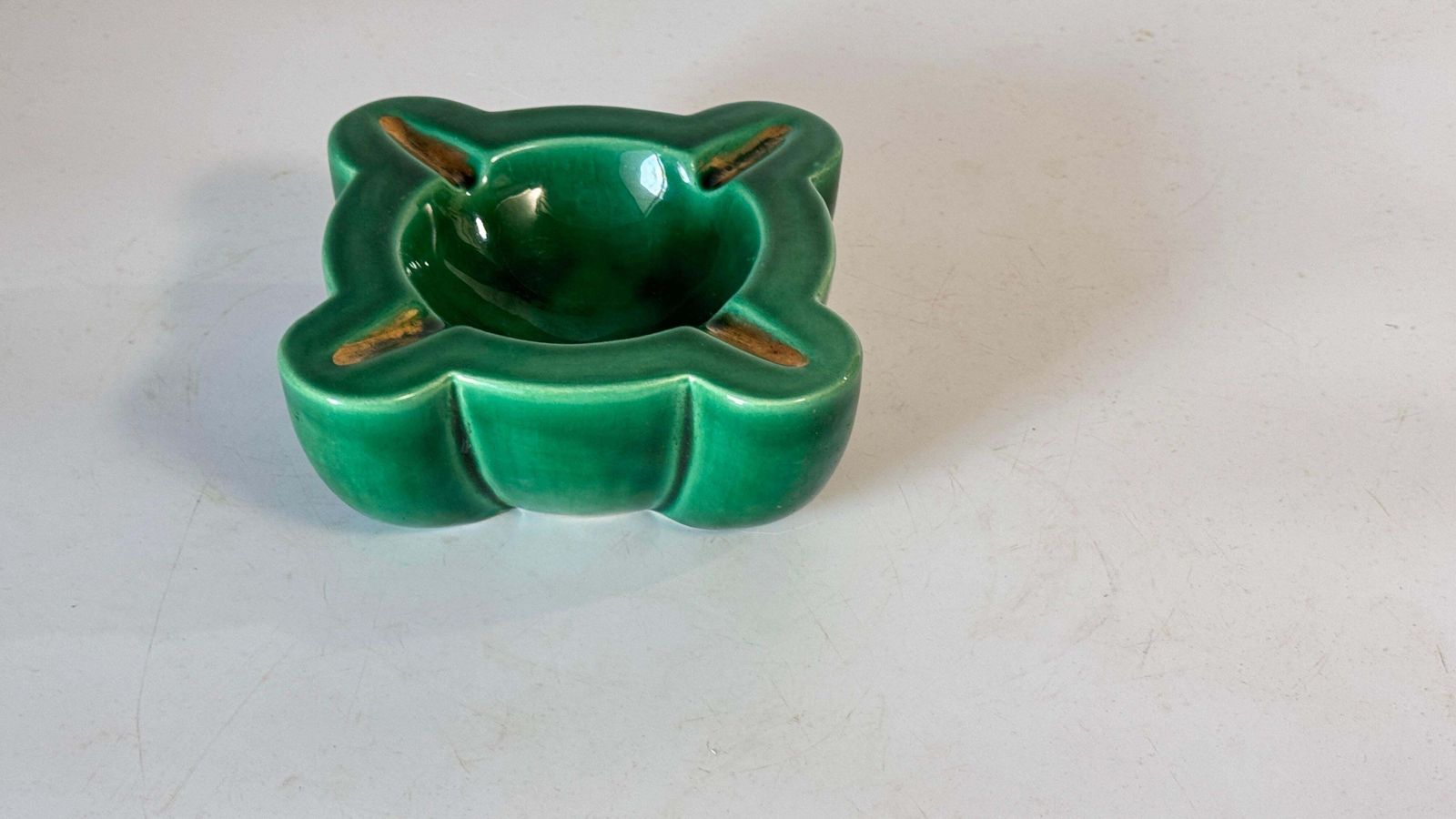 1940s French Art Deco Green Ceramic Ashtray With Gilded Details, Four Cigarette photo for sale