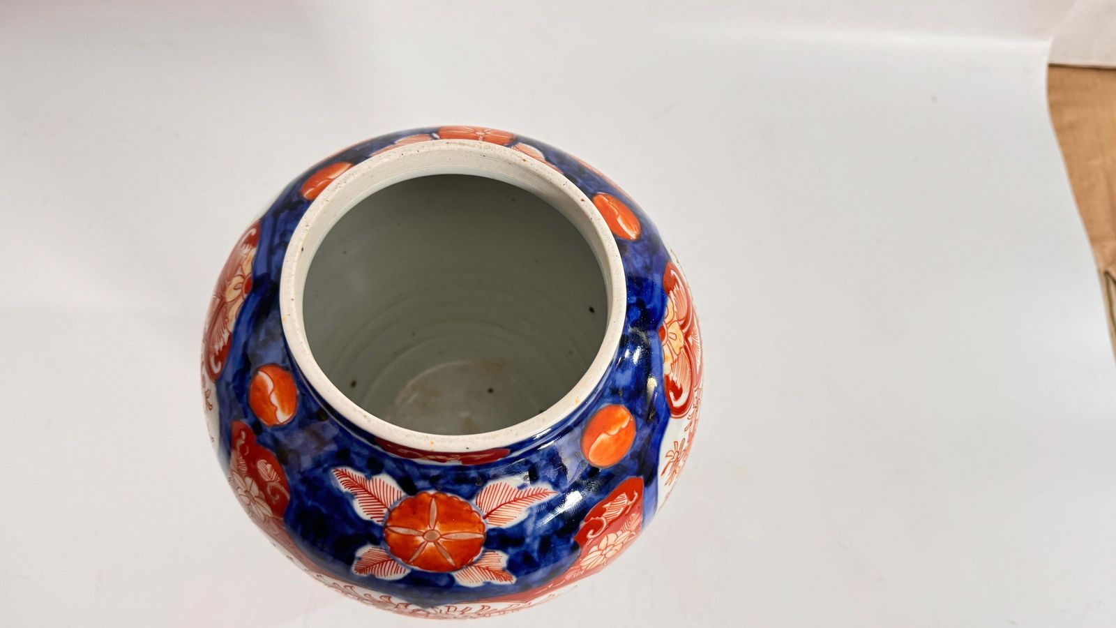 Japanese 19th Century Scalloped Imari Porcelain Vase Mejii Period photo buy
