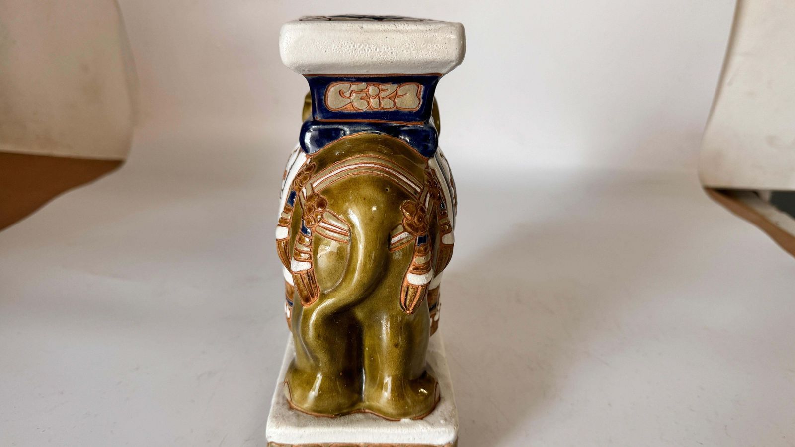 Hollywood Regency Chinese Green Andblue Elephant Plant Stand, China 20th Century photo 318.0