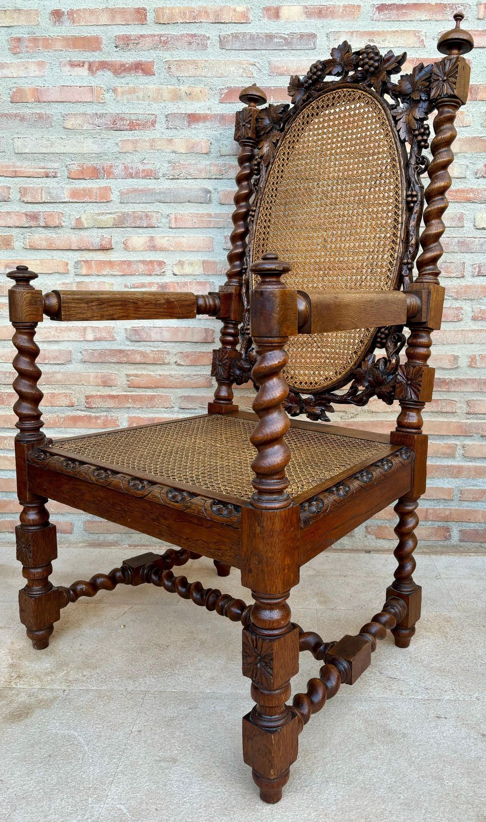 Fauteuils en noyer, France, années 1890, lot de 2 photo buy