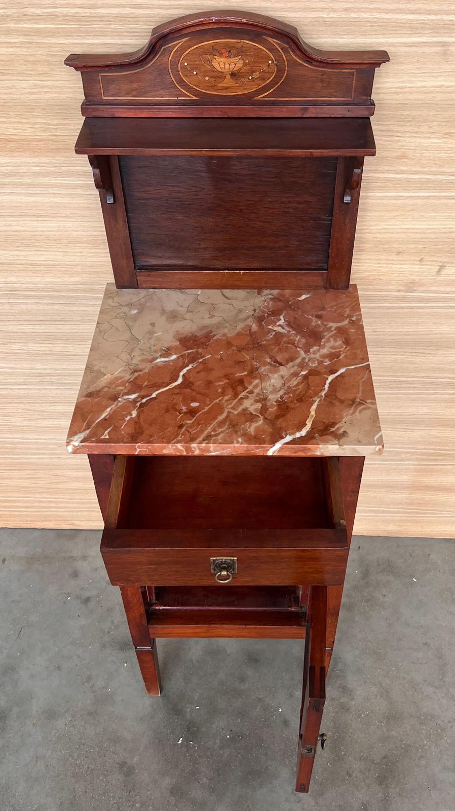 Paire de tables de chevet italiennes en marqueterie, crête en bronze, tiroirs et portes photo vinterior
