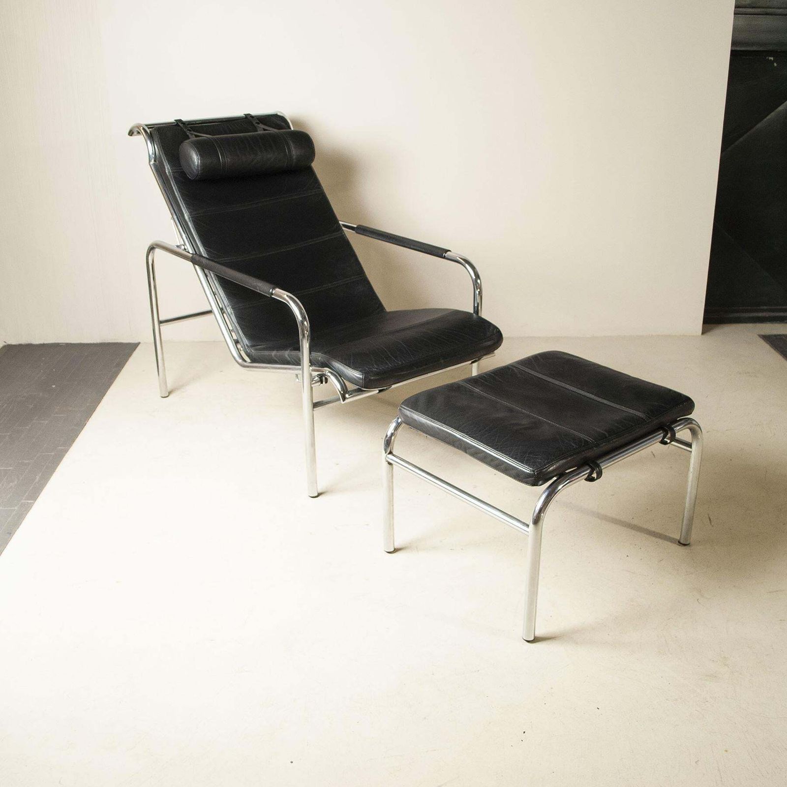 Chaise Longue Genni For Zanotta By Gabriele Mucchi 70s photo for sale