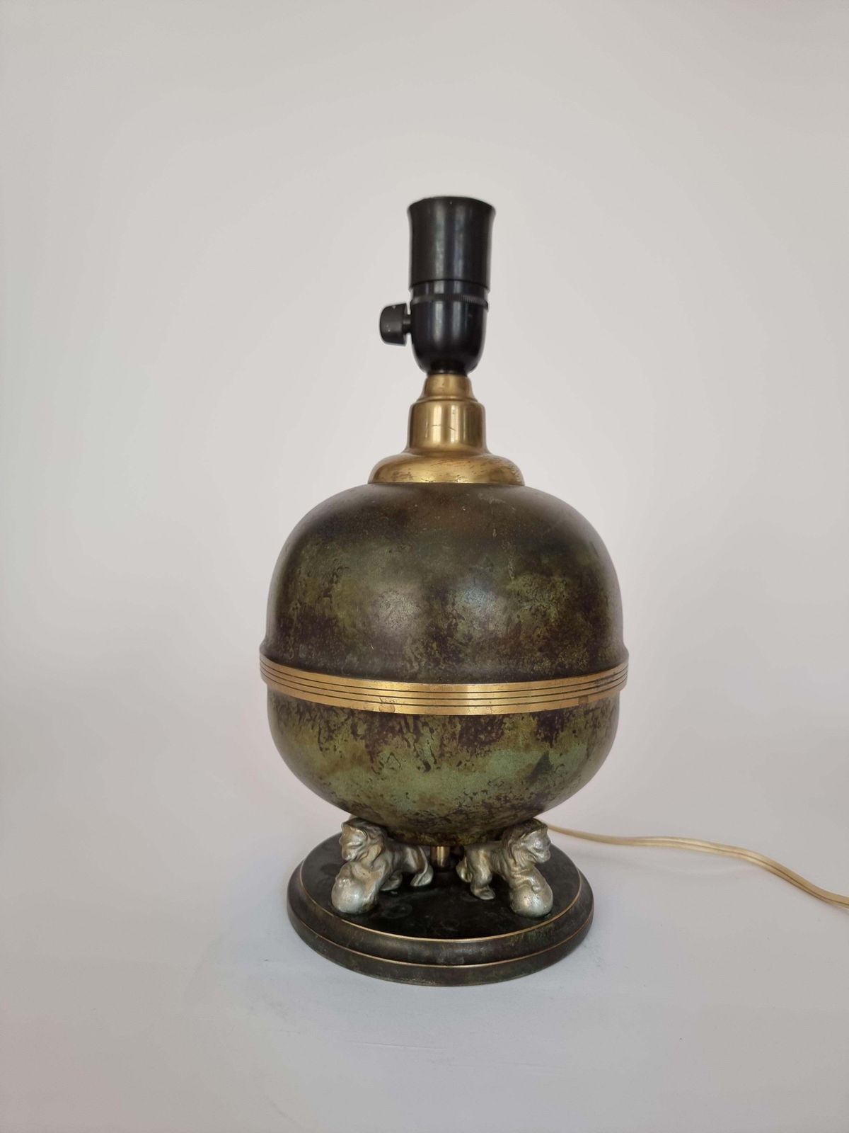 Table Lamp, Svenska Metallverken, Decor Of Lions, Swedish Grace photo for sale