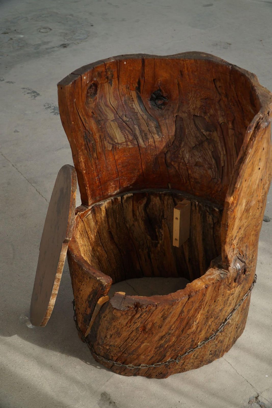 photo vintage Hand Carved Stump Chair In Pine With Storage, Swedish Modern, Wabi Sabi, 1900s