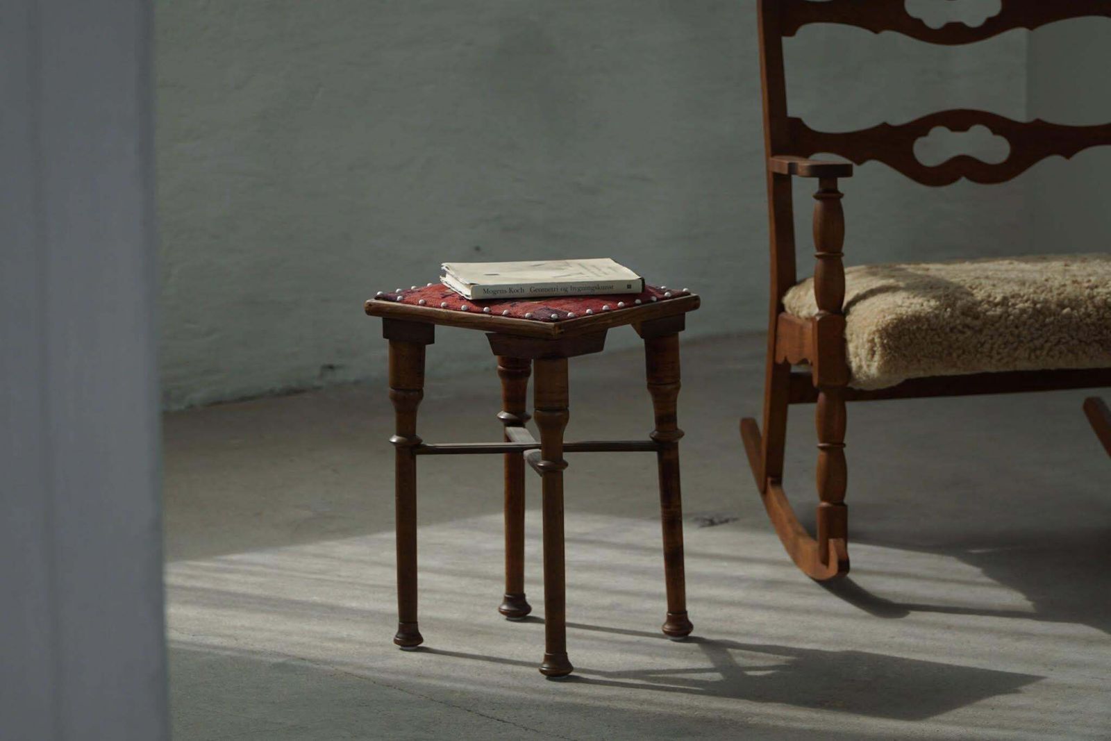 photo vinterior Scandinavian Almue Stool In Wood & Fabric, Late 19th Century