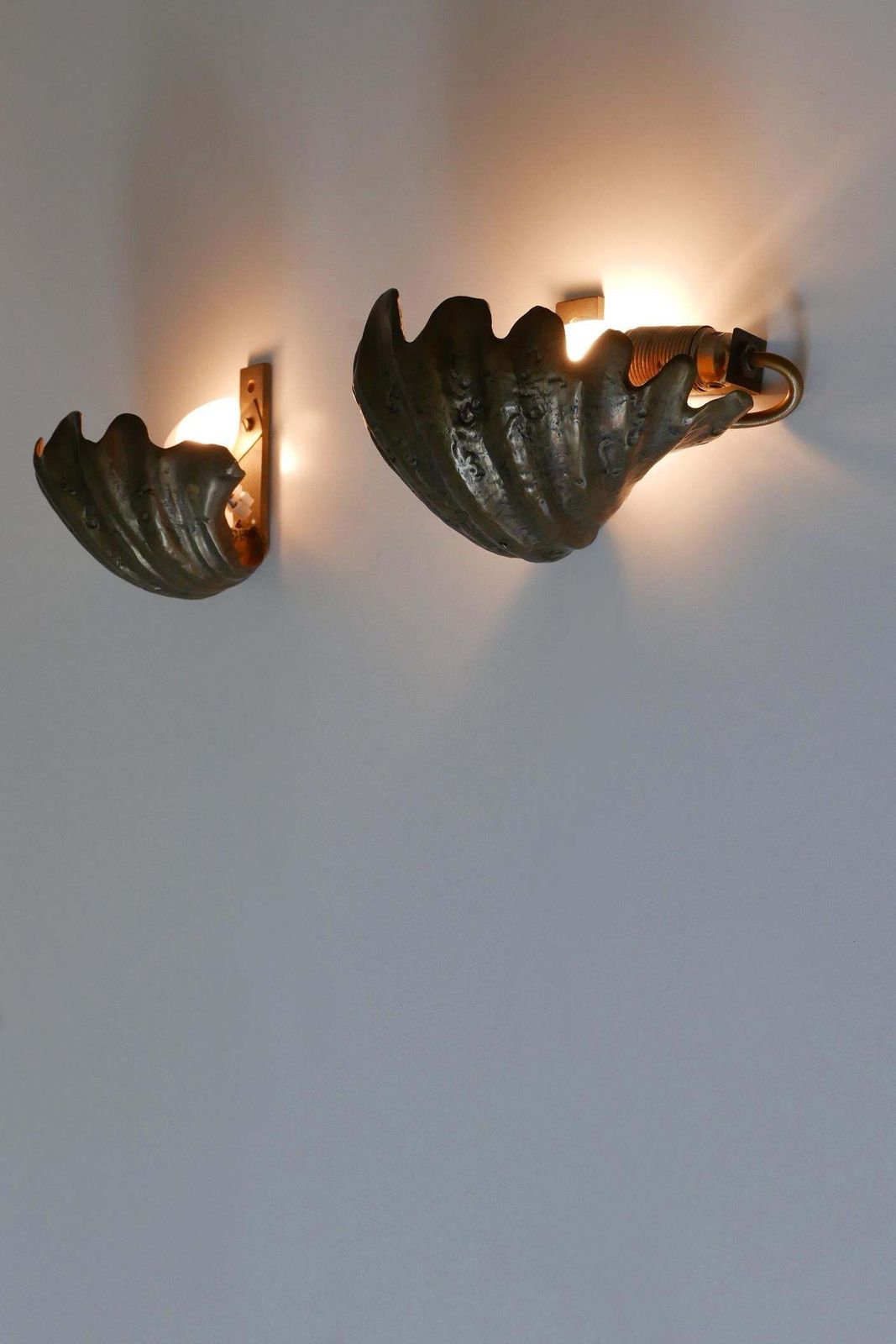 photo vintage Set Of Two Rare Mid Century Modern Cast Bronze Sea Shell Sconces Germany 1960s