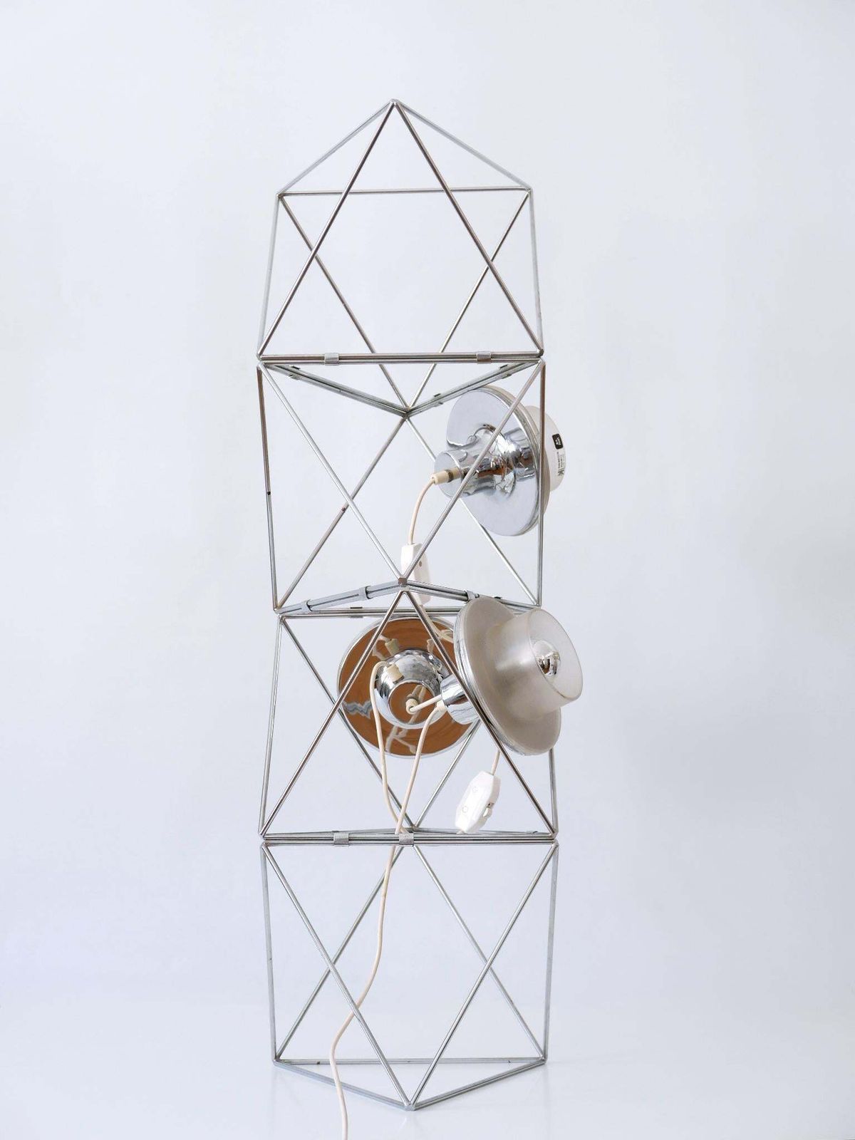 photo vintage Rare Sculptural 'Poliedra' Floor Lamp By Felice Ragazzo For Guzzini Italy 1970s