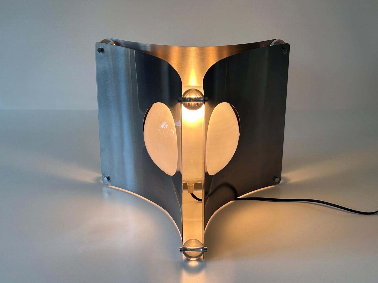 2426.0 Sculptural Floor Or Table Lamp 'Taw' By Luigi Massoni For Guzzini Italy 1960s photo
