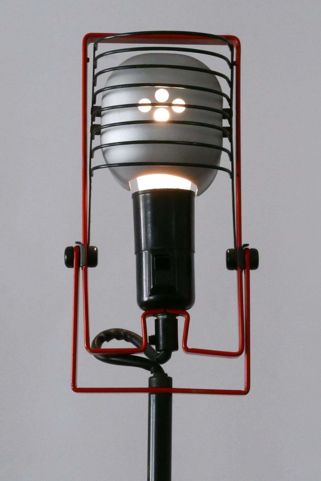 photo vintage Telescopic Floor Lamp Or Reading Light Sintesi By Ernesto Gismondi For Artemide