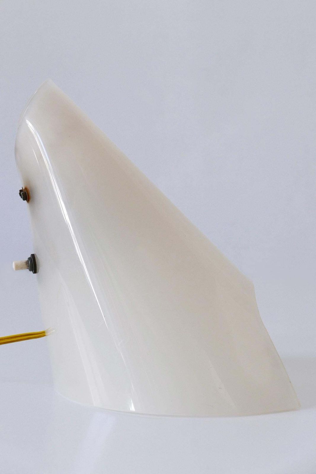 photo vinterior Extremely Rare And Lovely Mid Century Modern Lucite Table Lamp Sweden 1960s
