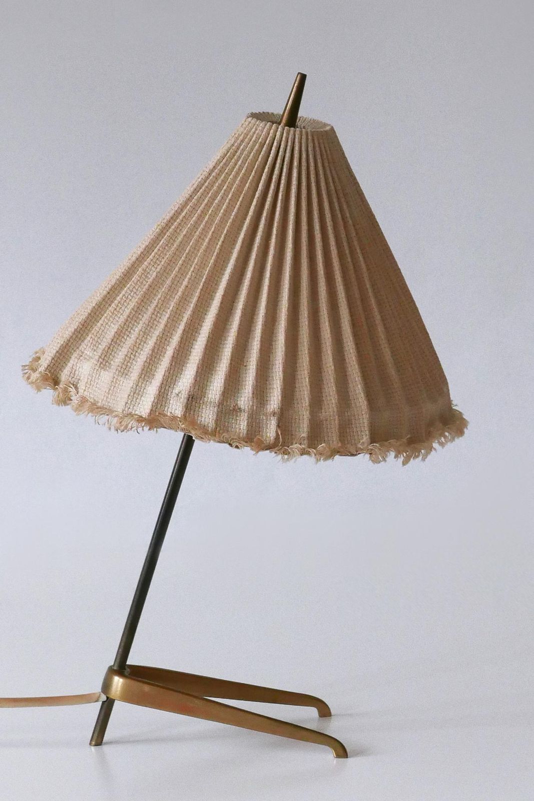 photo vintage Rare Mid Century Modern Brass Crowfoot Table Lamp By J.T. Kalmar Austria 1950s