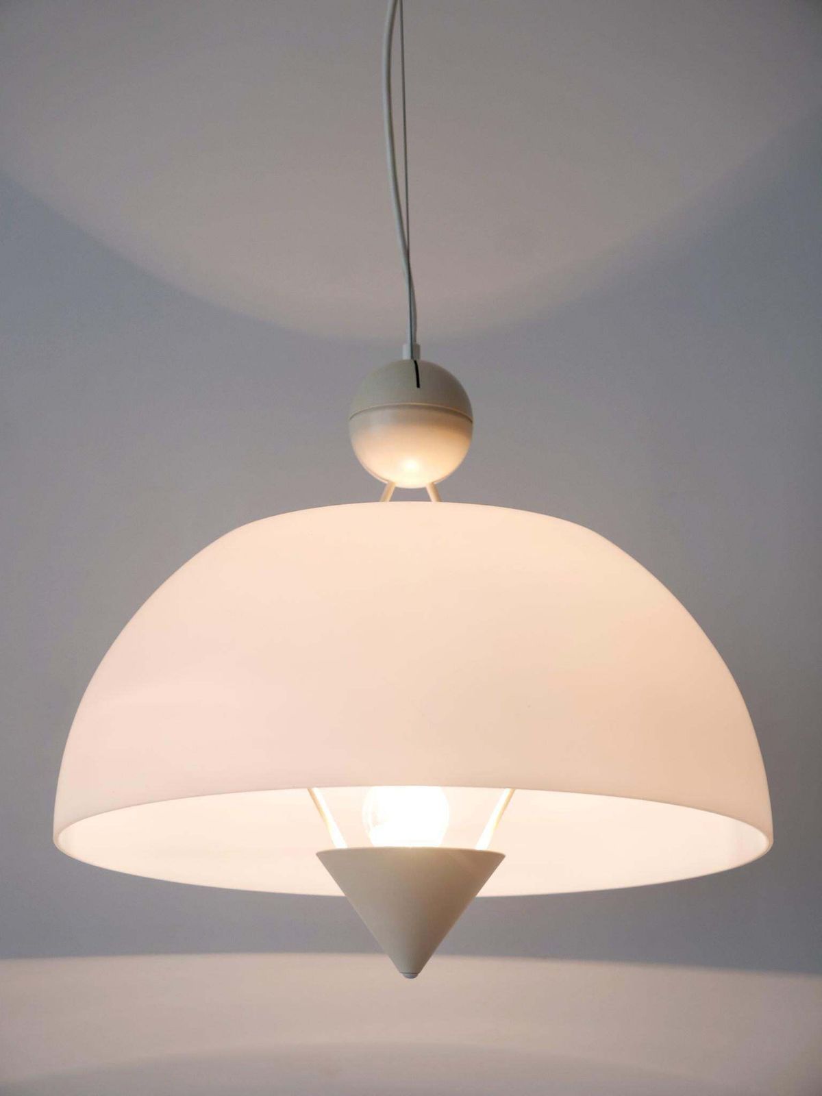 photo vinterior Rare & Elegant Mid Century Modern Pendant Lamp Or Hanging Light Italy 1970s