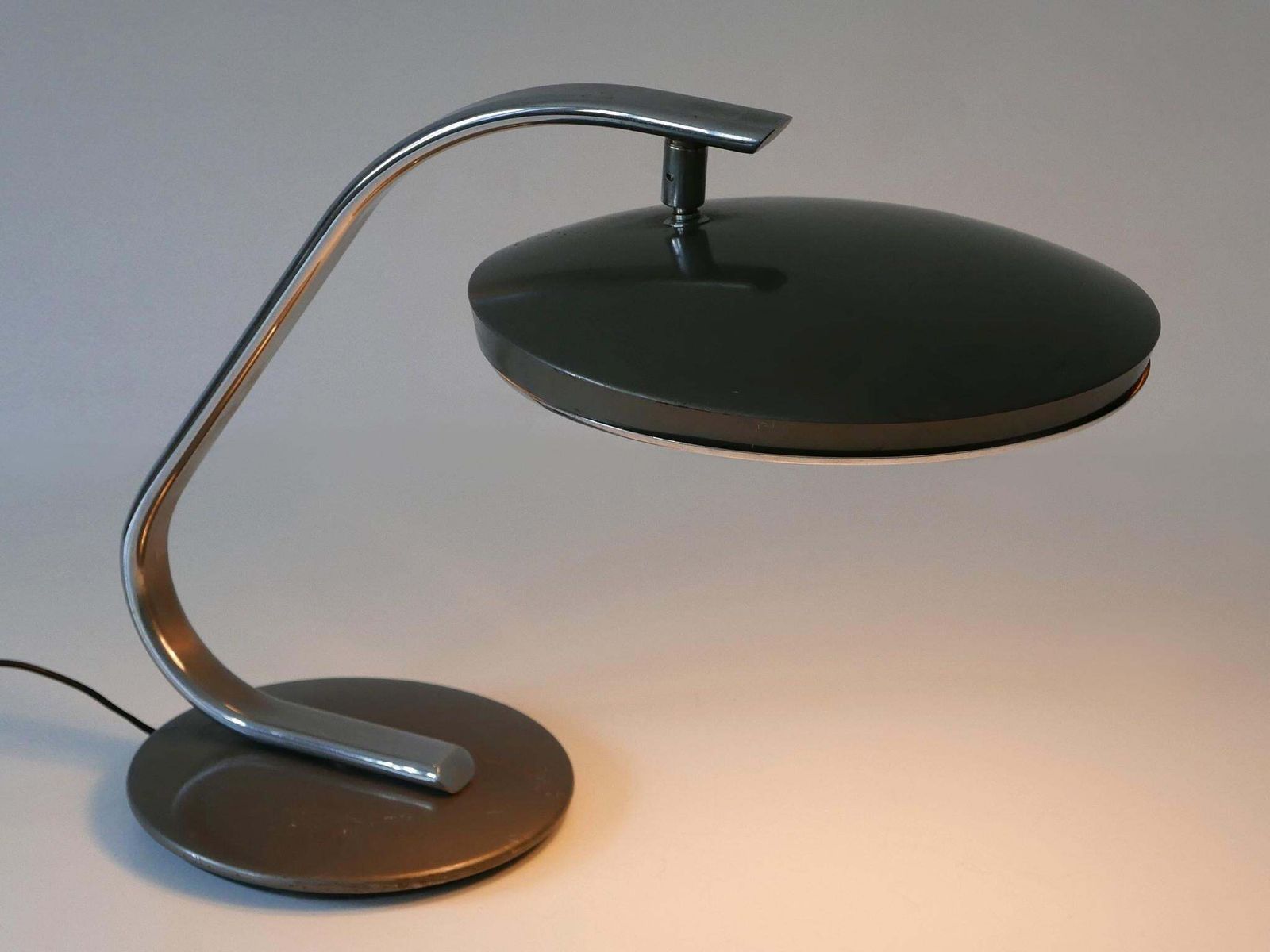 photo vinterior Mid Century Modern Desk Light Or Table Lamp 'Boomerang' By Fase Spain 1960s