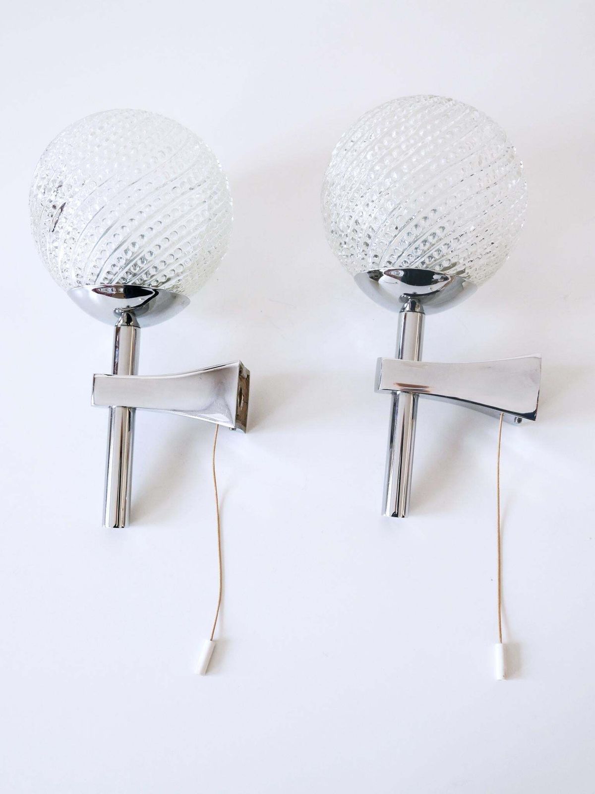 photo vinterior Set Of Two Lovely Mid Century Modern Textured Glass Sconces Or Wall Lamps 1970s